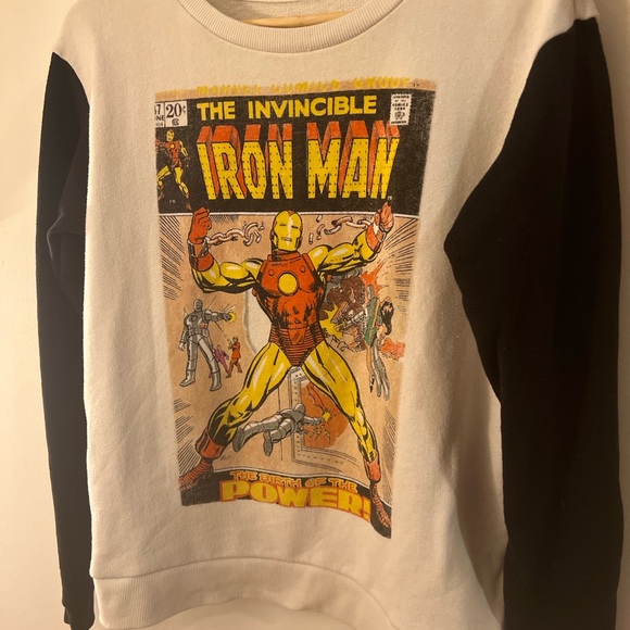 3/$25 Forever 21 Marvel Graphic Sweater L GUC - Picture 2 of 8